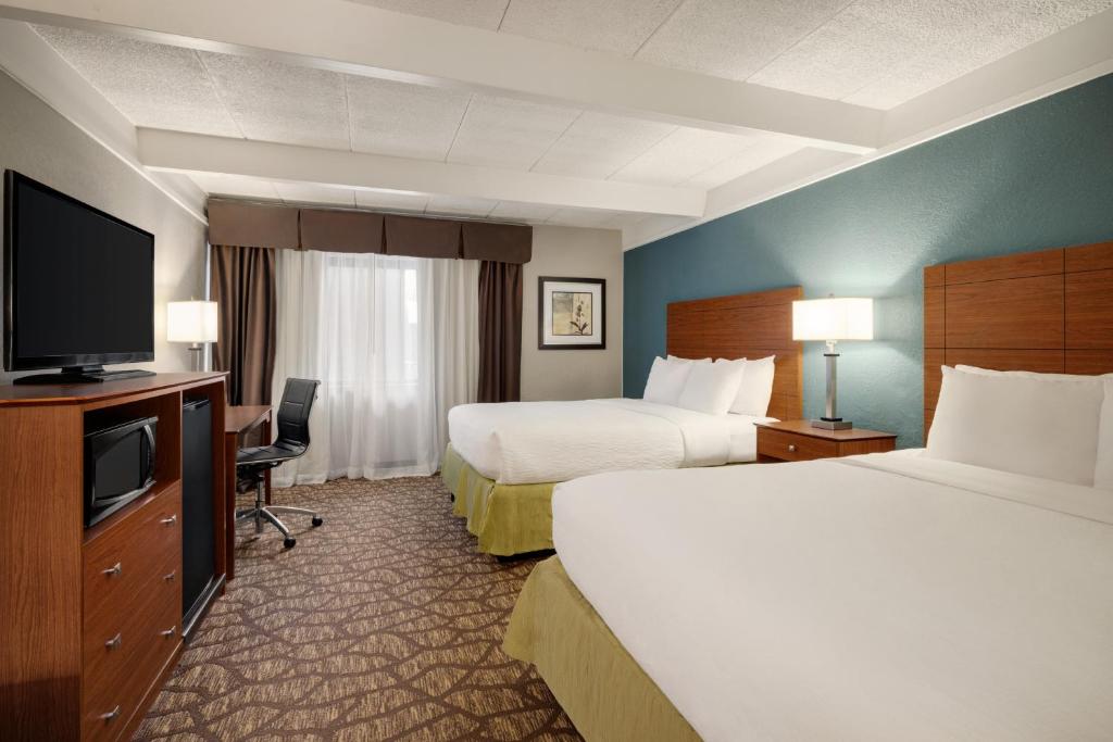 AmericInn by Wyndham Grand Rapids Airport North photo