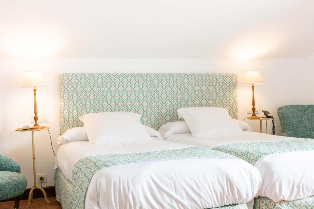 Hotel Puerta de la Luna - 1