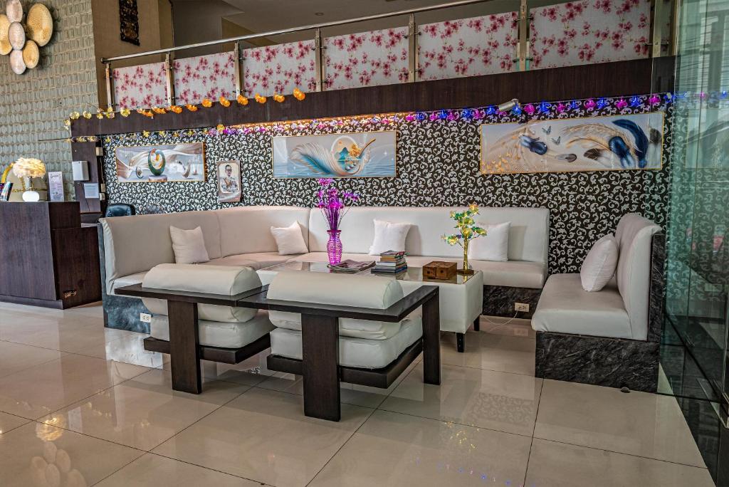 Boss Suites Nana Hotel - Resim 26