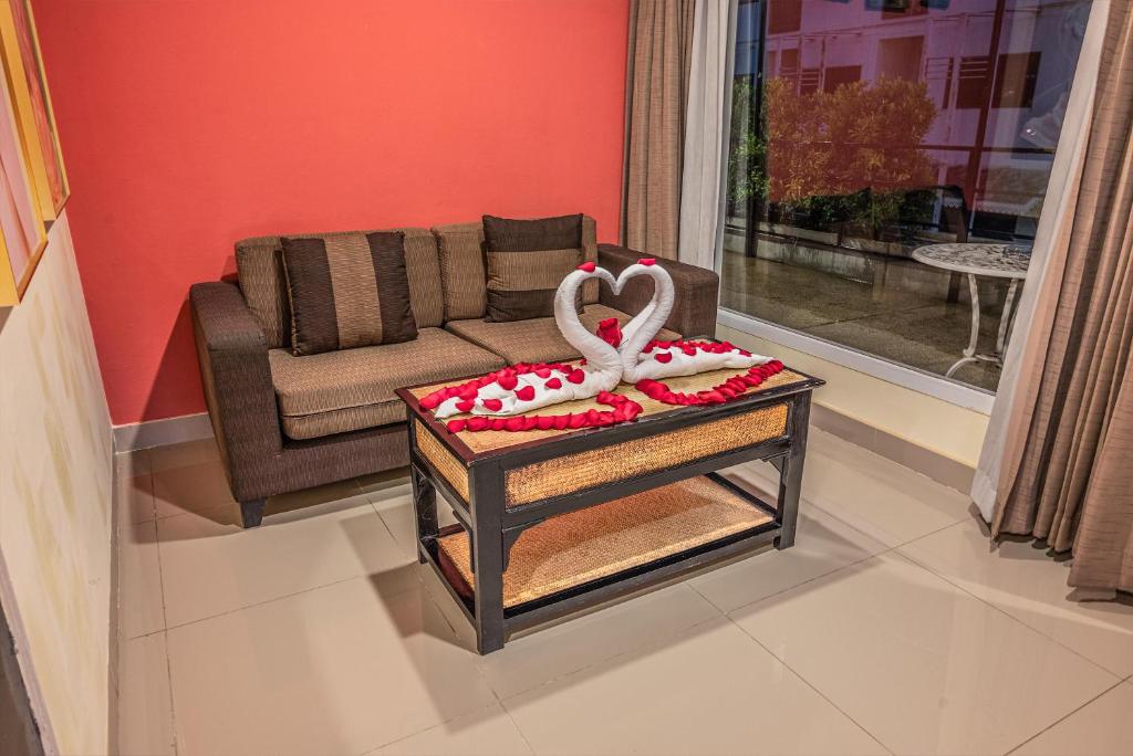 Boss Suites Nana Hotel - Resim 22