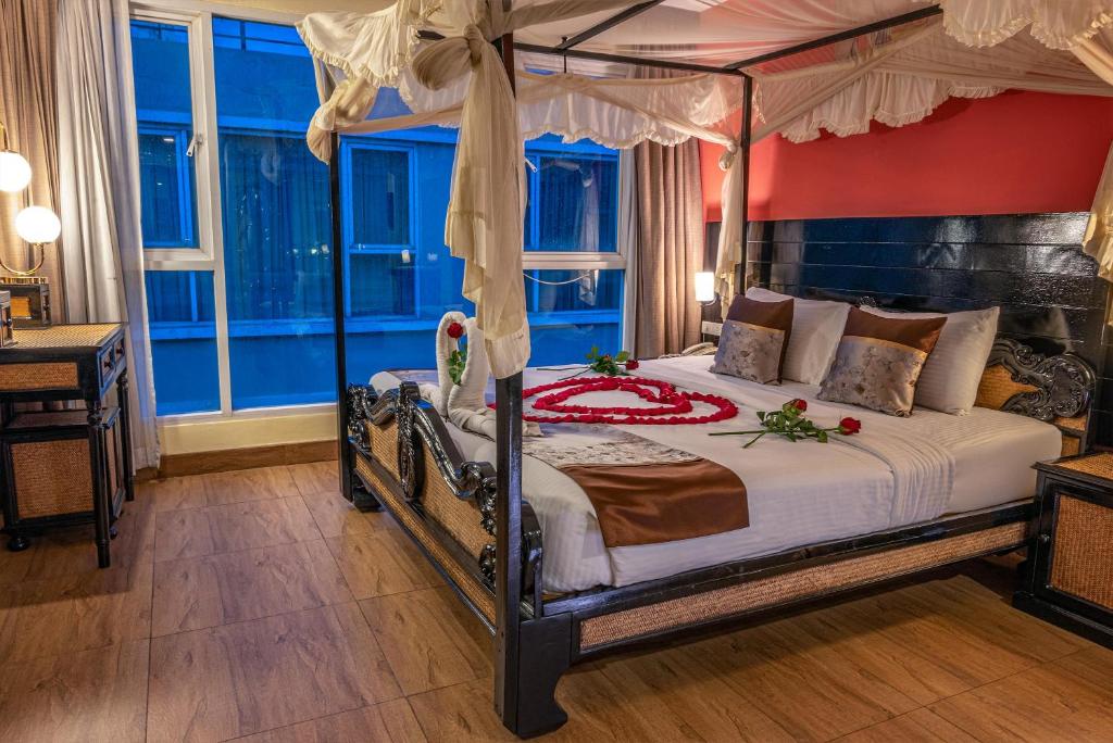 Boss Suites Nana Hotel - Resim 29