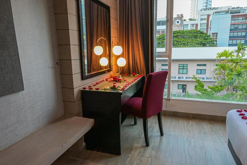 Boss Suites Nana Hotel - Resim 21