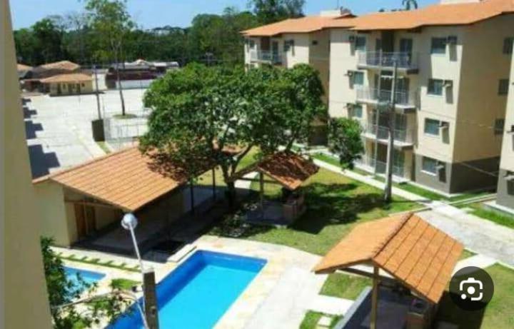 Kolam renang di atau dekat dengan Sandra