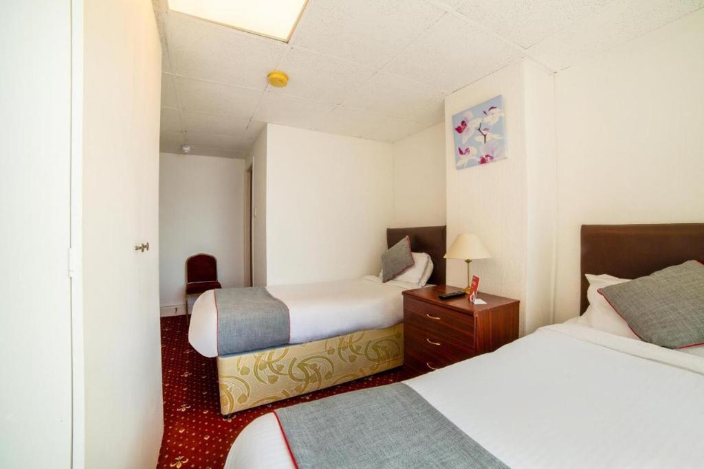 HOTEL BLUE OCEAN - Call For Cheap Prices - Check In Until 3AM - Resim 12