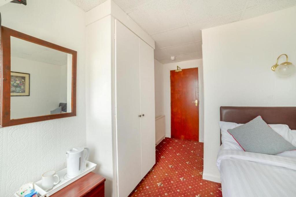 HOTEL BLUE OCEAN - Call For Cheap Prices - Check In Until 3AM - Resim 22