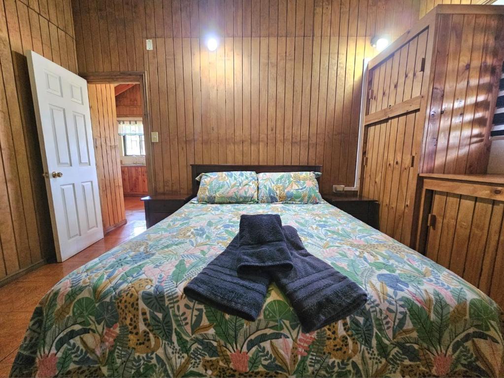 Postel nebo postele na pokoji v ubytování Te Ra'a Travel - Cabaña equipada