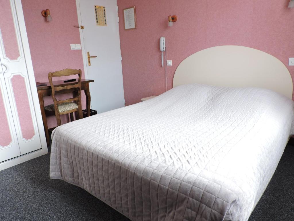 Postel nebo postele na pokoji v ubytování Belvedere Montargis Amilly