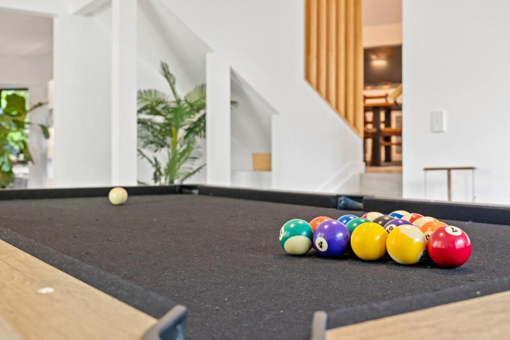 Forest Retreat with pool table & 10min to wineries - Resim 9