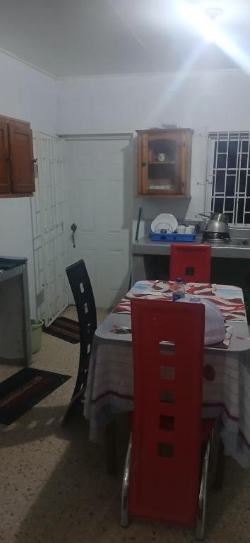 Cucina o angolo cottura di Holiday Rooms in Port Morant St Thomas Jamaica