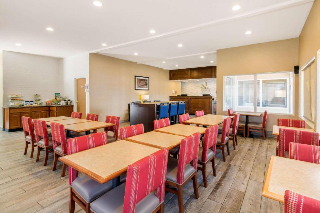 Restaurace v ubytování Quality Inn & Suites Georgetown - Seaford