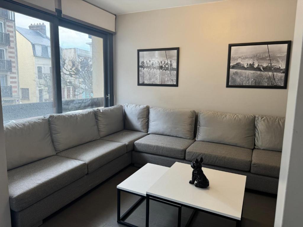 Posedenie v ubytovaní Appartement PLACE MORNY, HYPER CENTRE !
