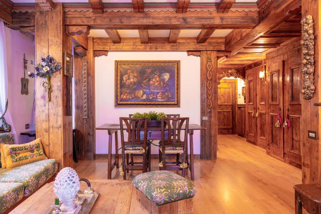 Gambar di galeri bagi Cortina City Center Alpine Apartment with Private Garage di Cortina dʼAmpezzo