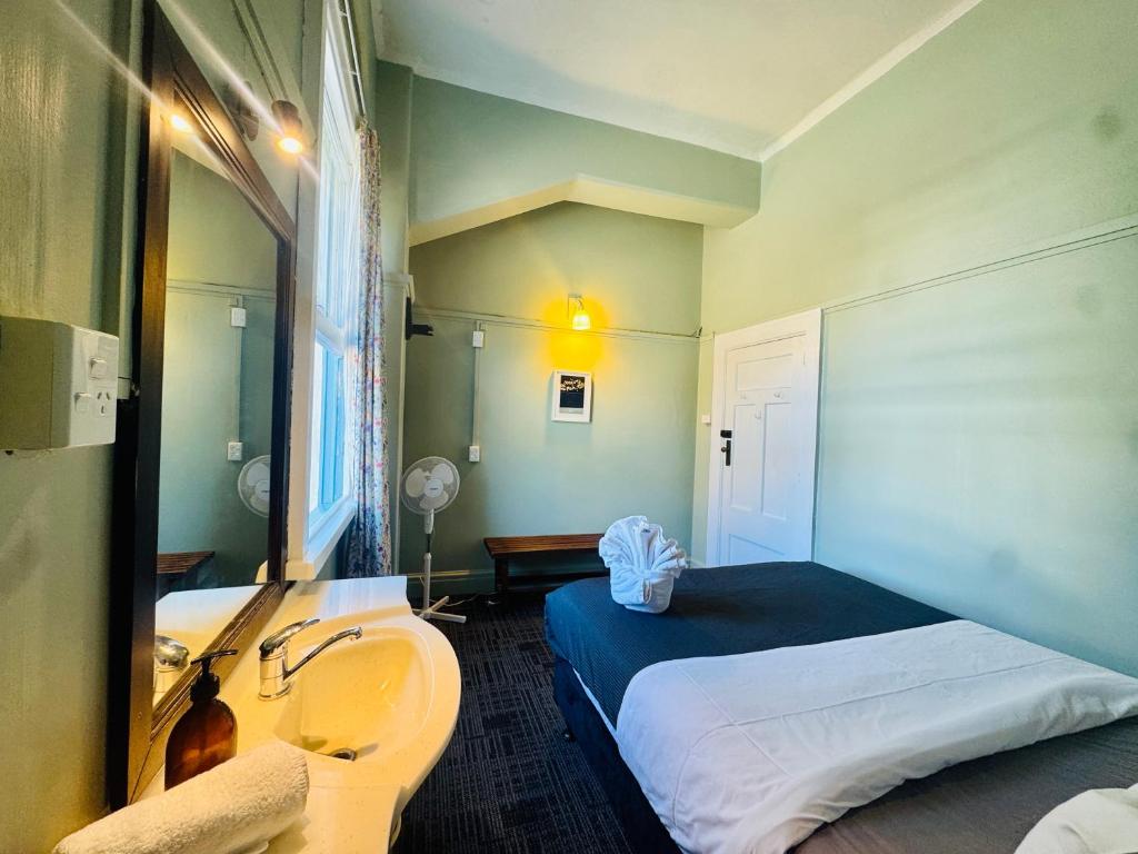 Crashpalace Napier - Resim 7