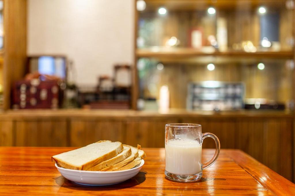 Jídlo v hotelu nebo okolí