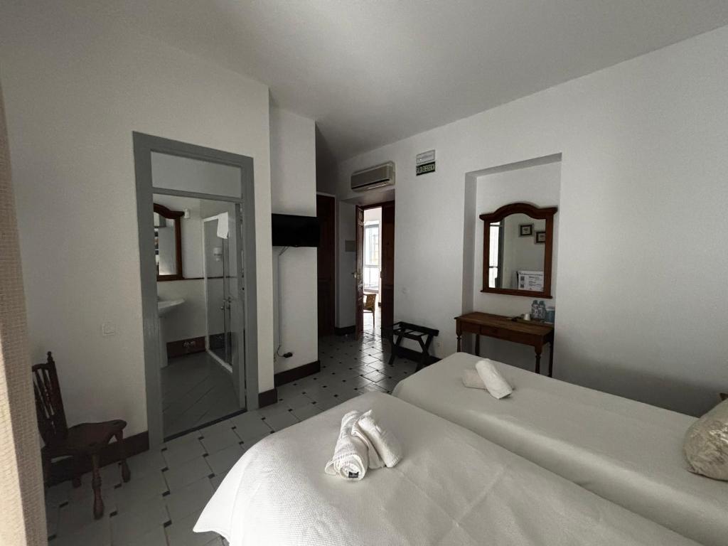 Hotel Entreolivos - Triple Room