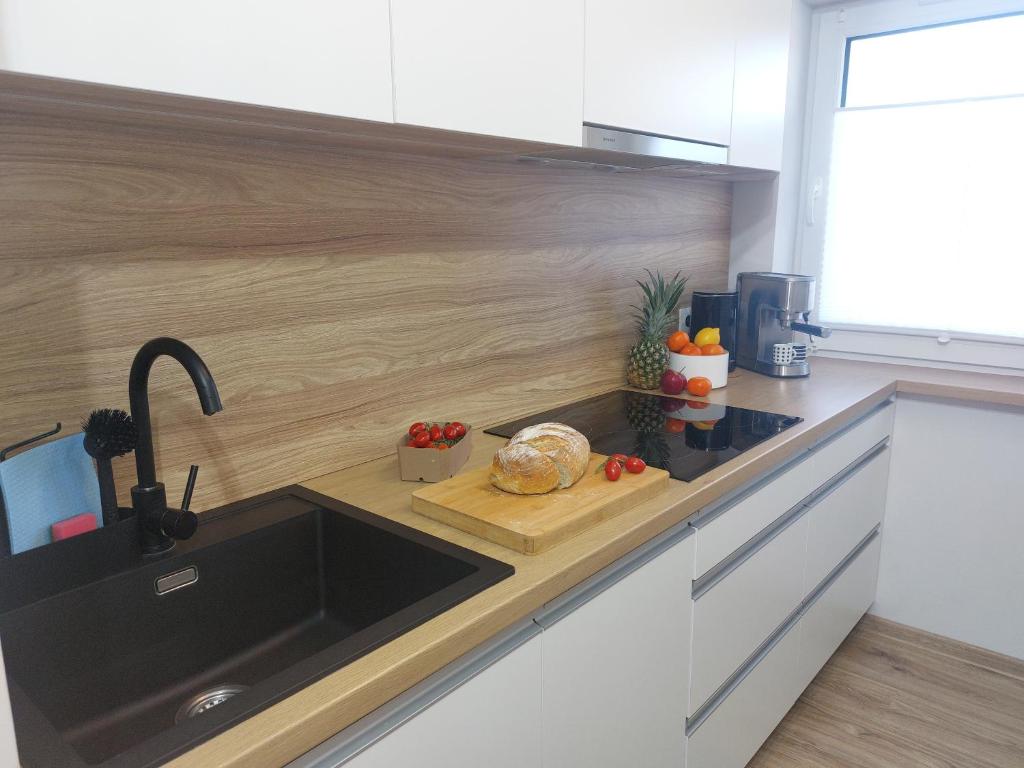 MR HOME APARTMENTS - Limba - 3