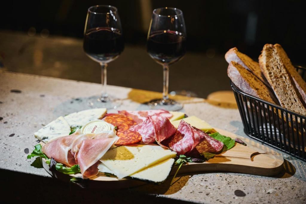 Moxy Paris Bastille - Resim 33