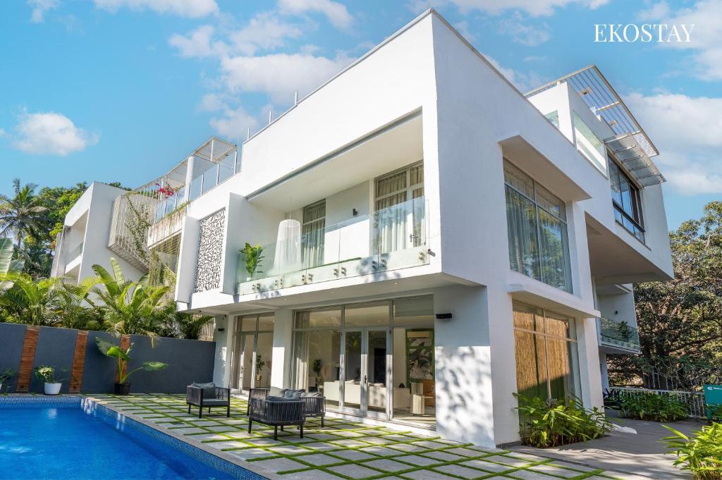 Bazén v ubytování EKOSTAY Luxe I Avante Villa nebo v jeho okolí