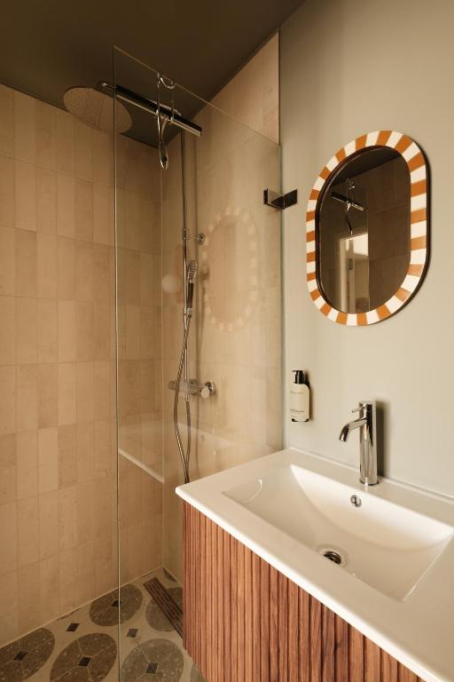 House of Adam - Resim 15