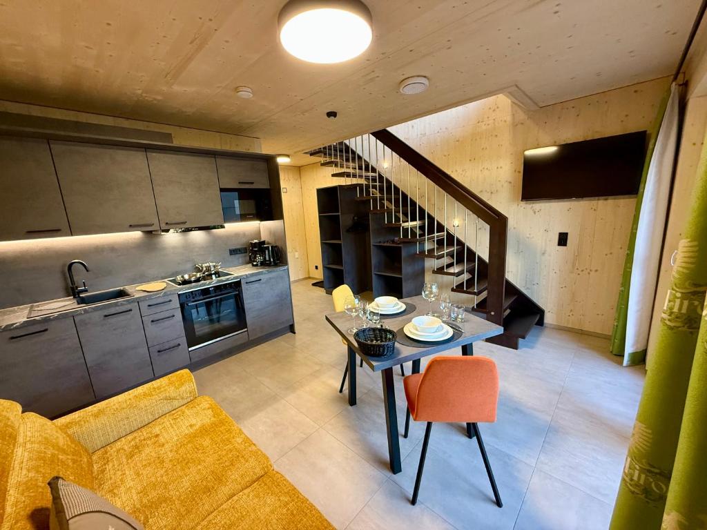 Kuchyň nebo kuchyňský kout v ubytování TinyHome Singer - inclusive private Sauna