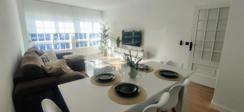 Телевизор и/или развлекательный центр в Apartamento Illa Salvora, Portonovo