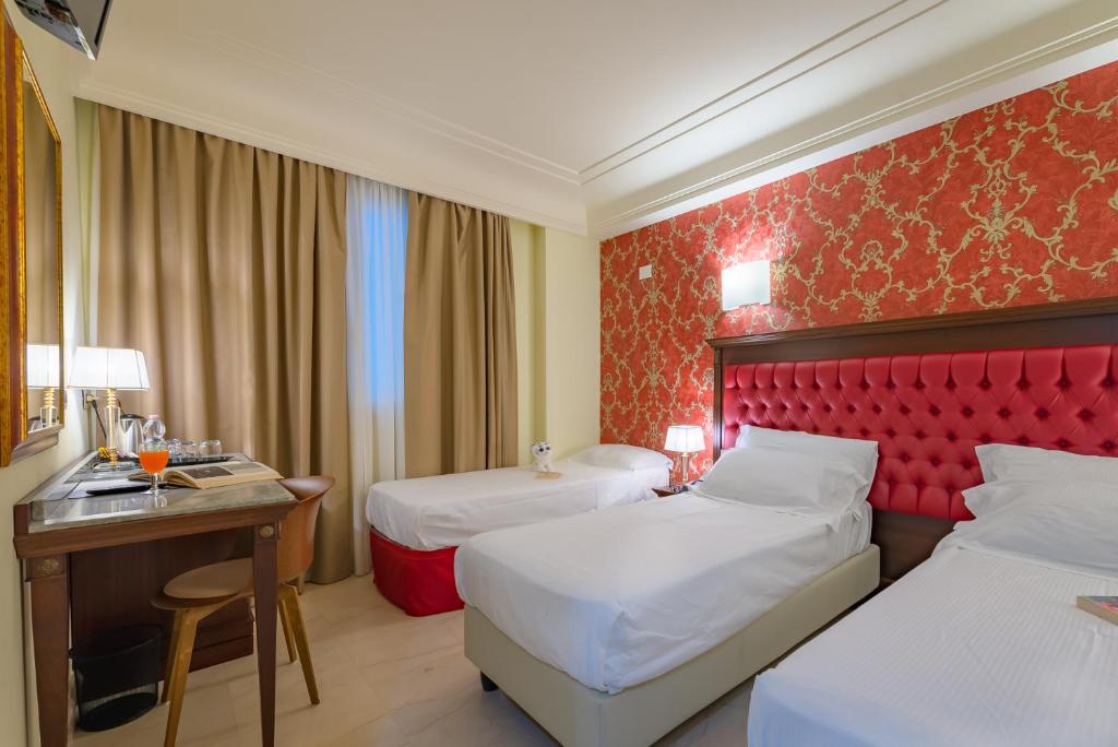 La Paloma Blanca Hotel - 10