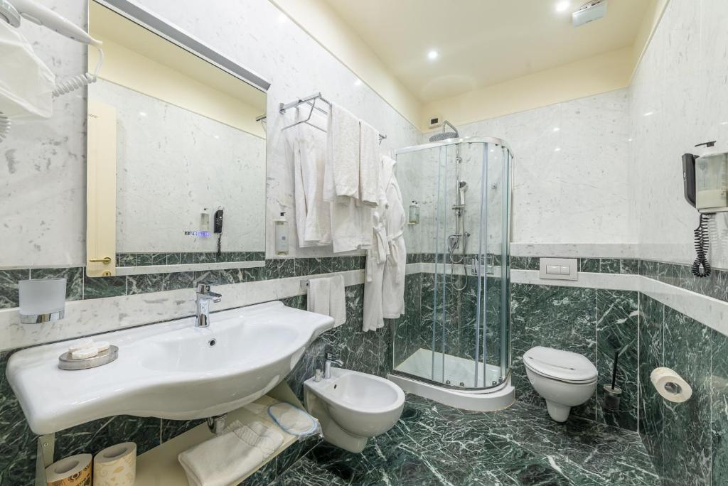 La Paloma Blanca Hotel - 9