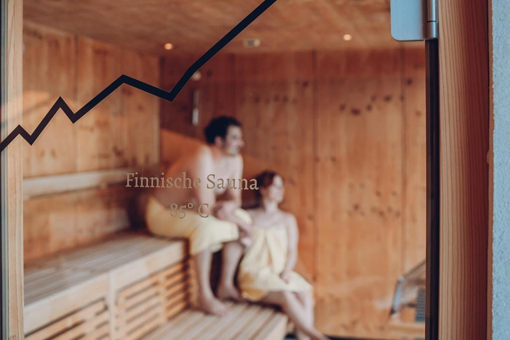 an image of a graph in a sauna at Alpengasthof Hörnlepass in Riezlern