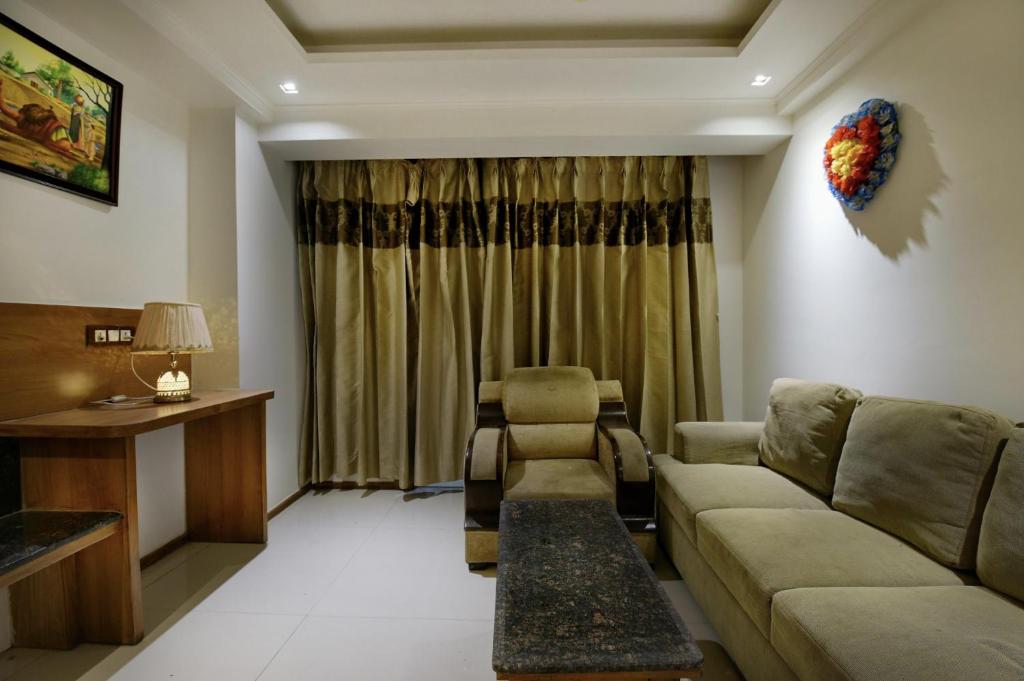 Area soggiorno di Hotel Lotus Paradise - Front of Parker Mall