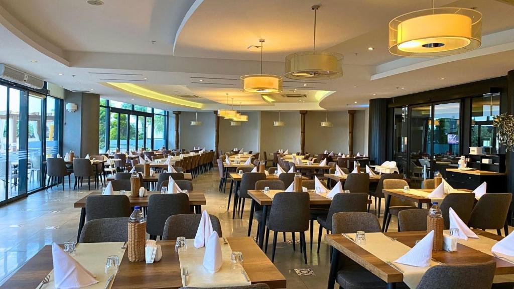 Restaurace v ubytování Seven For Life Thermal Hotel