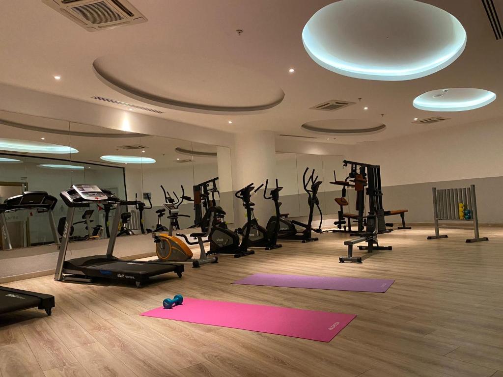 Fitness centrum a/nebo fitness zařízení v ubytování Seven For Life Thermal Hotel