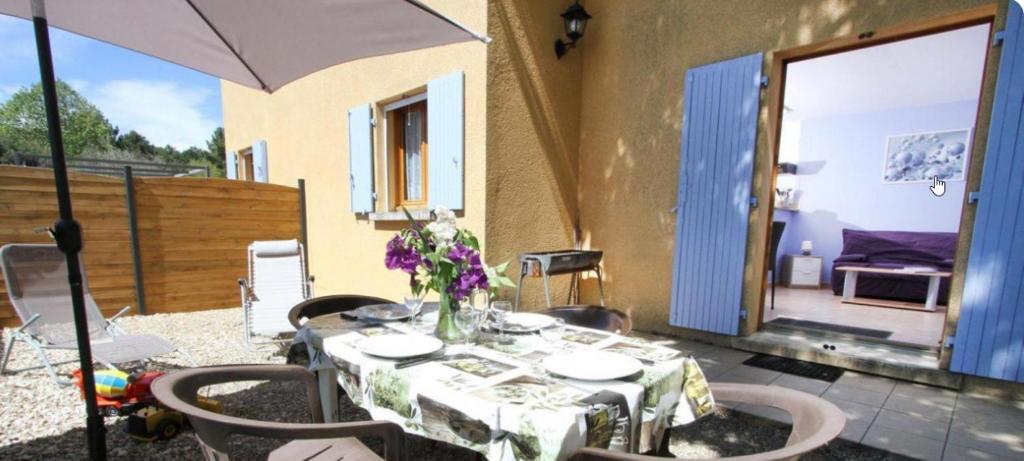 Balkón nebo terasa v ubytování Gites les Bleuets