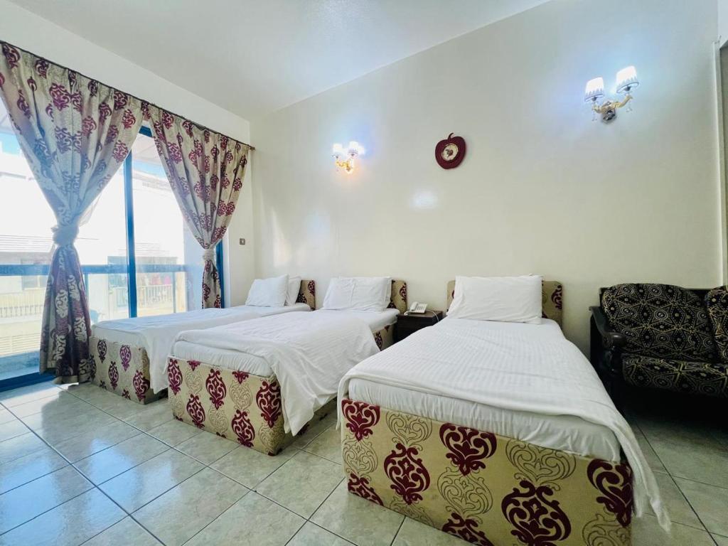 Sky Hotel Apartments - Resim 45