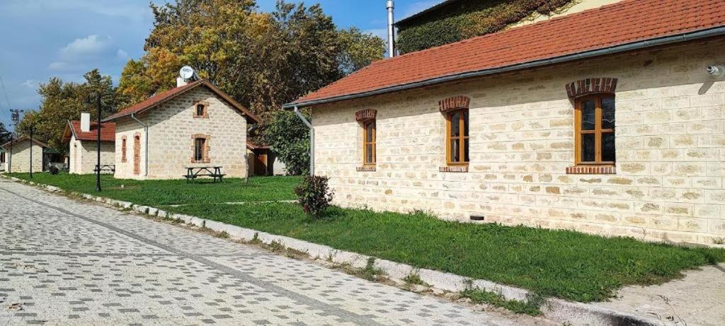Fotografie z fotogalerie ubytování İstasyon Doga v destinaci Subaşı