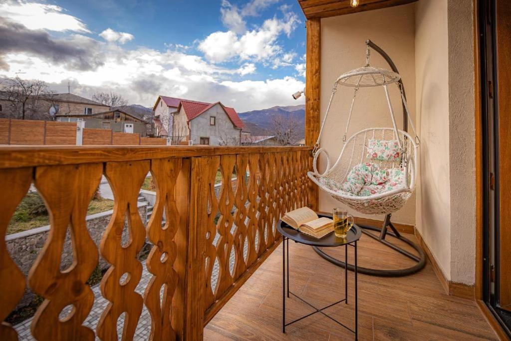 Balkón nebo terasa v ubytování Taniqinn Dilijan Hotel
