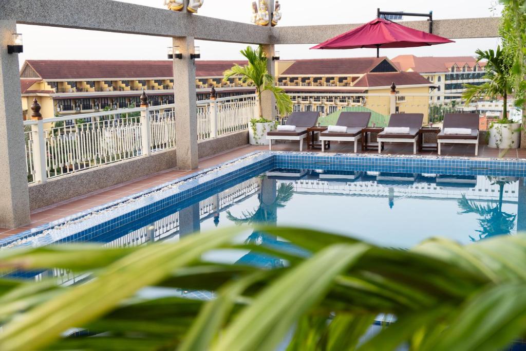 Bazén v ubytování Bronam Residence & Spa nebo v jeho okolí