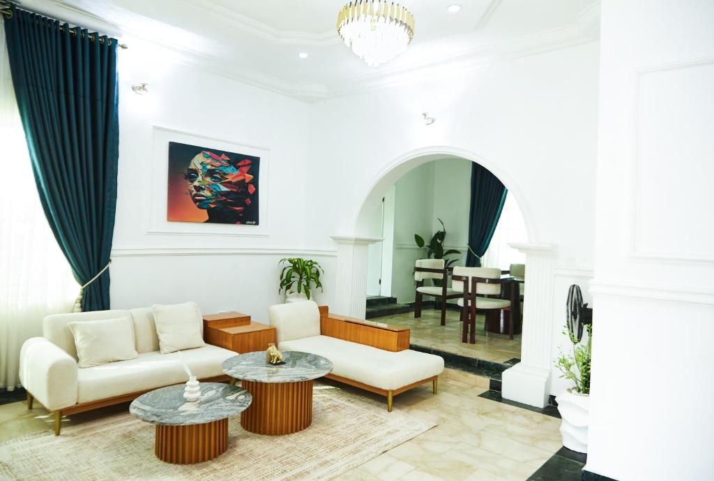 Posezení v ubytování Tee-whyte private home