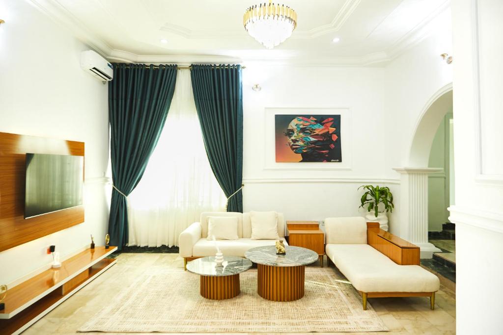 Posezení v ubytování Tee-whyte private home