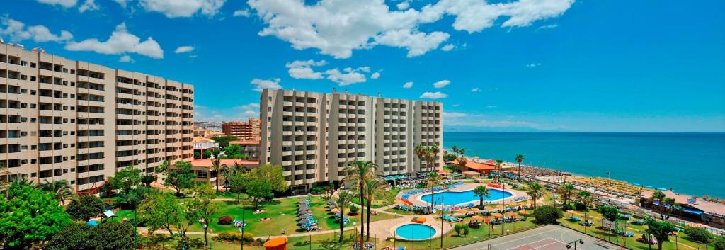 Basen w obiekcie Sol Puerto Marina lub w pobliżu