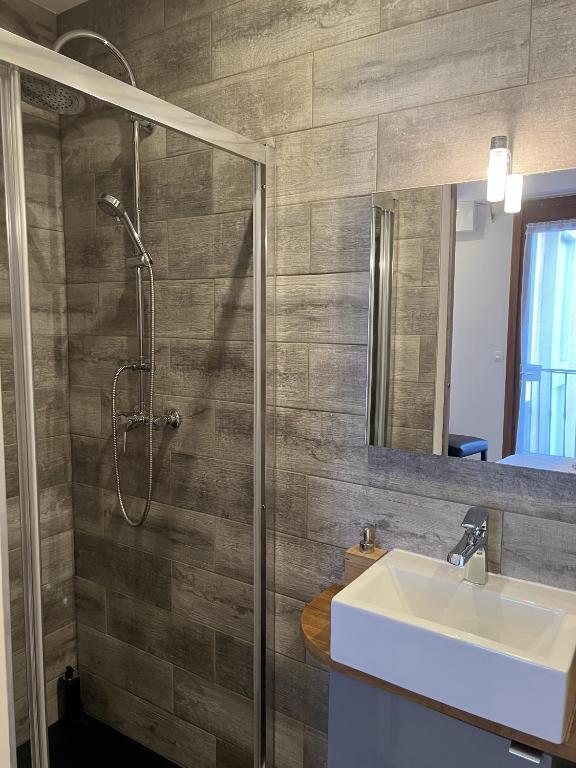 Koupelna v ubytování Au Bec Fin Hôtel