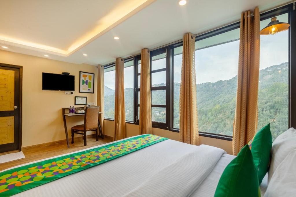 Nespecifikovaný výhled na hory nebo výhled na hory při pohledu z hotelu