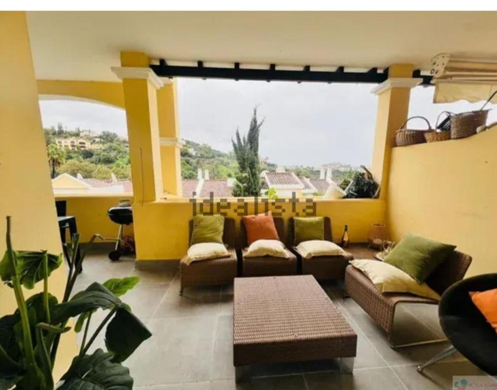Posedenie v ubytovaní Confortable Apartment with amazing views in Marbella