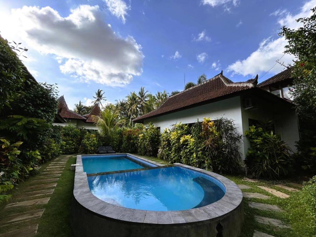 Bazén v ubytování Ambary Ubud - Villas With Workspaces, Ideal For Groups nebo v jeho okolí