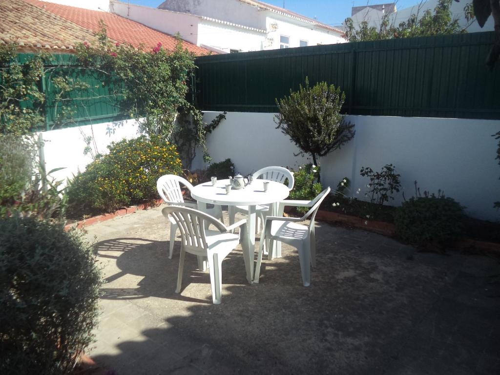 En terrasse eller udendørsområde på Casa Margarida