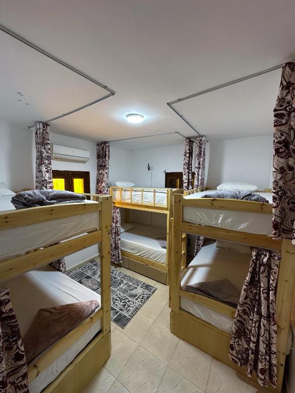 Postel nebo postele na pokoji v ubytování Wanas hostel