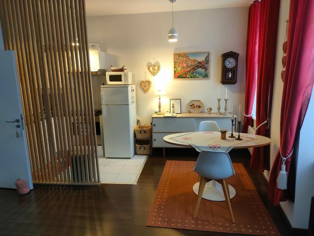 "Coeur d'elsass St Eloi centre ville avec parking - 13