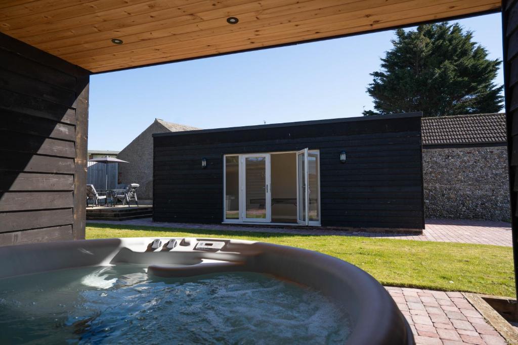 Hồ bơi trong/gần Church Road Retreats