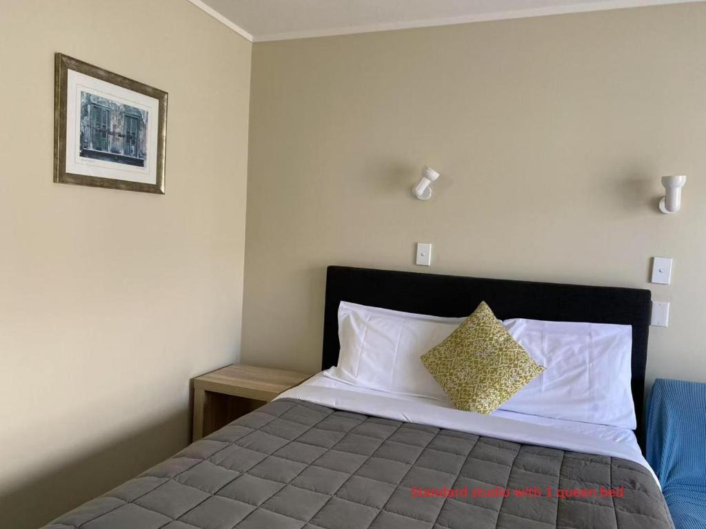 Malones Spa Motel - Resim 36