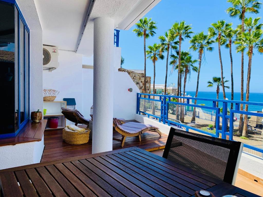 Stunning Apartment With Stunning Ocean View image