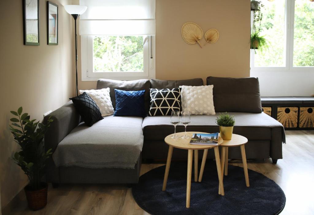 Charming beach apartment - relax & work